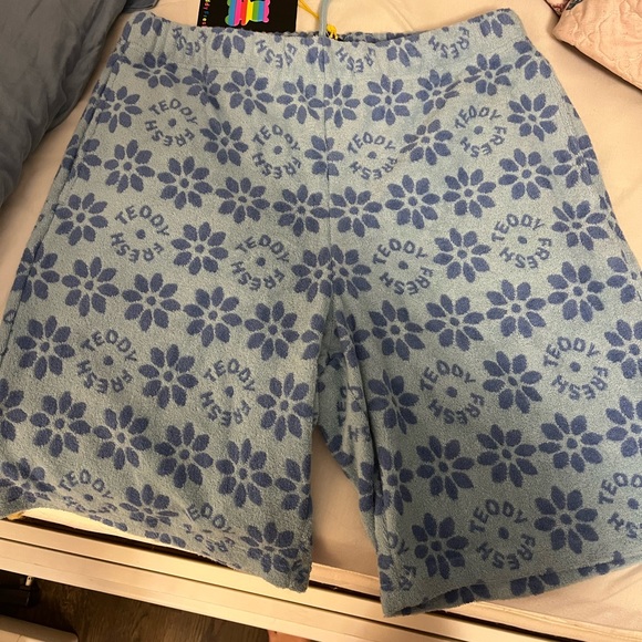 Blue terrycloth teddy fresh shorts - Picture 2 of 3